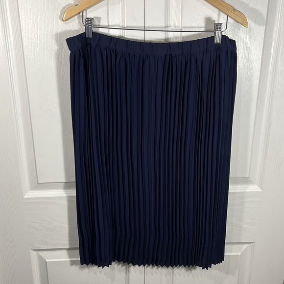 Lord & Taylor midi skirt - Picture 4 of 8